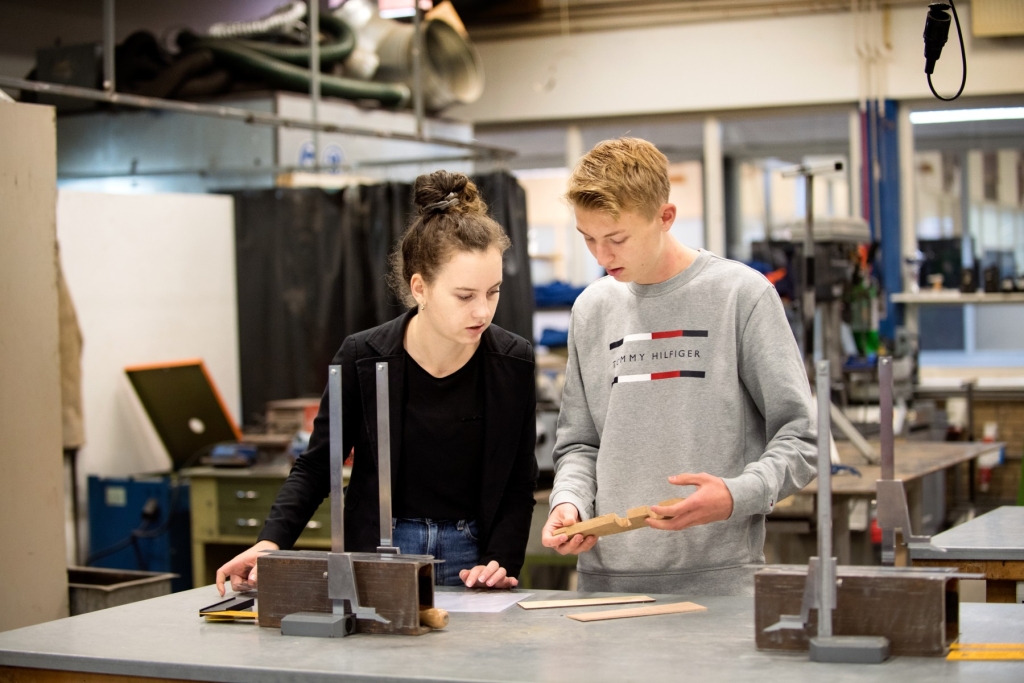 Beter aansluiten bij wat jongeren nodig hebben om zich te ontwikkelen tot prettige, nieuwsgierige en ondernemende burgers: dat is het doel van het onderwijsconcept van Aventurijn voor voortgezet speciaal onderwijs in Nijmegen.